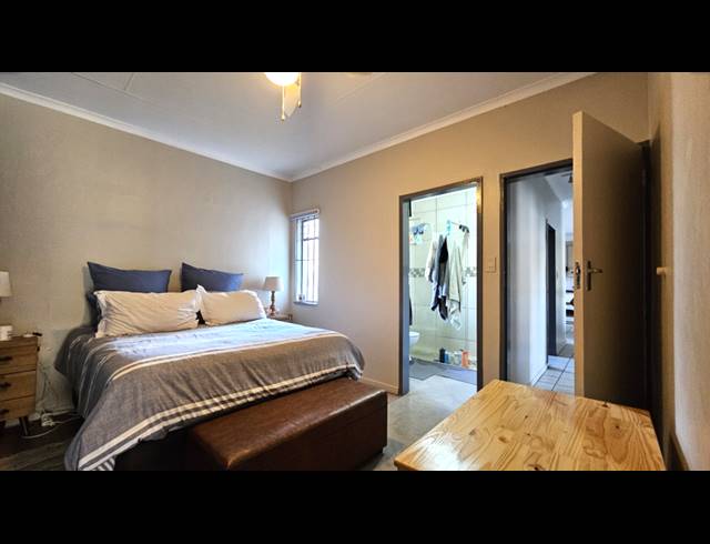 3 BEDROOM TOWNHOUSE FOR SALE IN MORELETA PARK